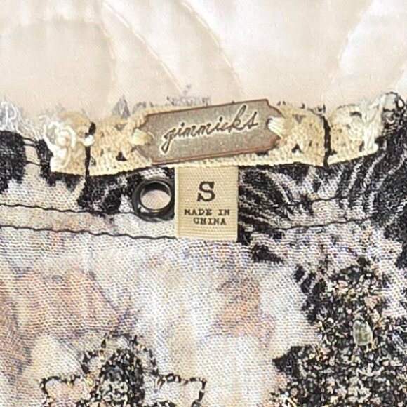 Gimmicks Embroidered Floral Eyelet Kimono Top with Shark Bite Hem Misses size S - Picture 9 of 15